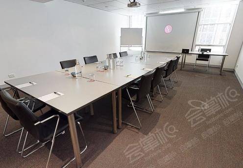 Extra Large Board Room